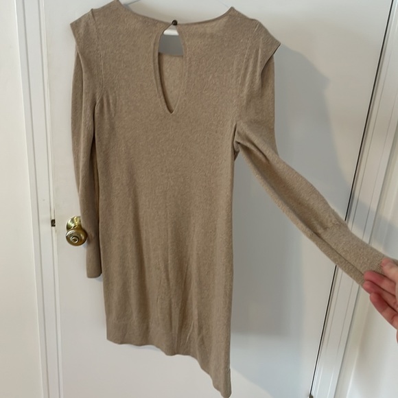 Club Monaco 100% merino wool mini sweater dress - Picture 5 of 5